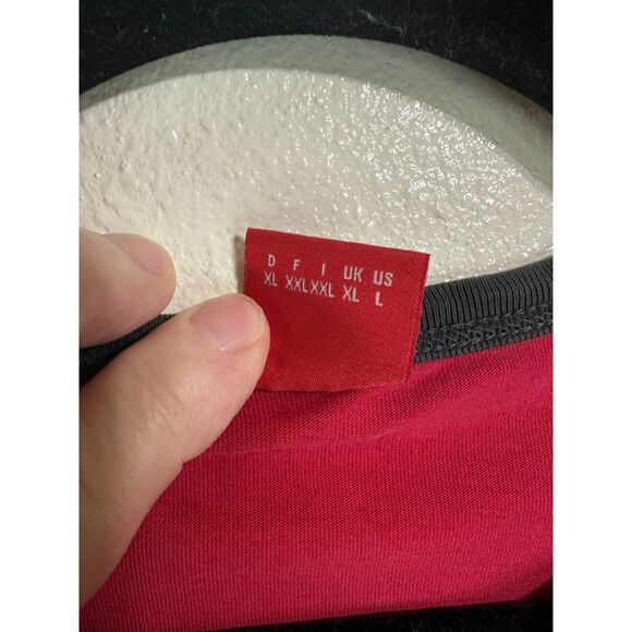 s.Oliver Men's Raglan Sleeve Red and Gray Tee Size L Classic Casual Dad Tee - Picture 2 of 5